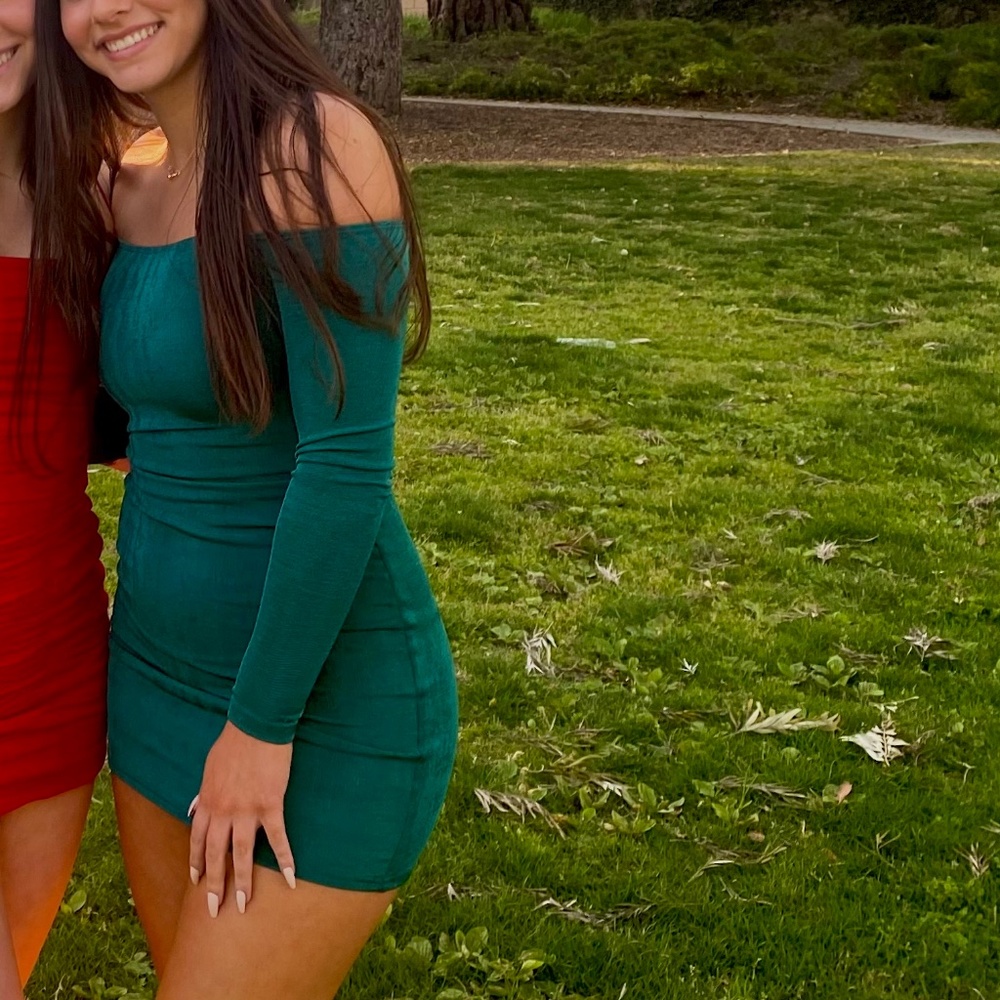 Green Off the Shoulder Long Sleeve Dress